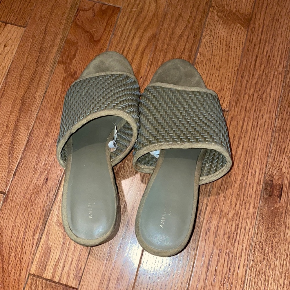 American eagle small block heel